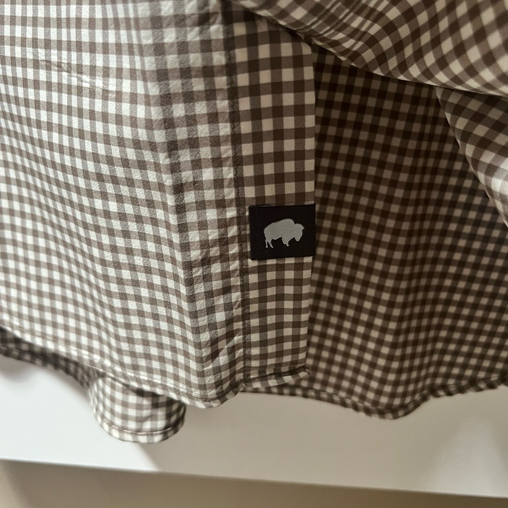 Men’s Mountain Khakis Brown/Tan Checkered Button-Down Long Sleeve Shirt - Picture 4 of 13